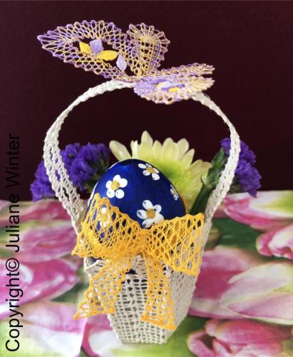 Osterei im Spitzenkörbchen / Easter Egg in Lace Basket